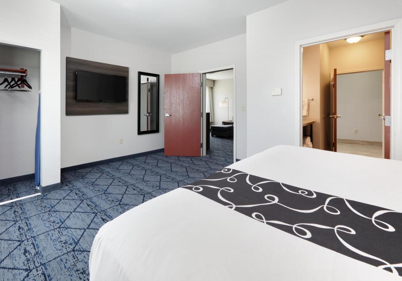 La Quinta By Wyndham Denton - University Drive Bagian luar foto