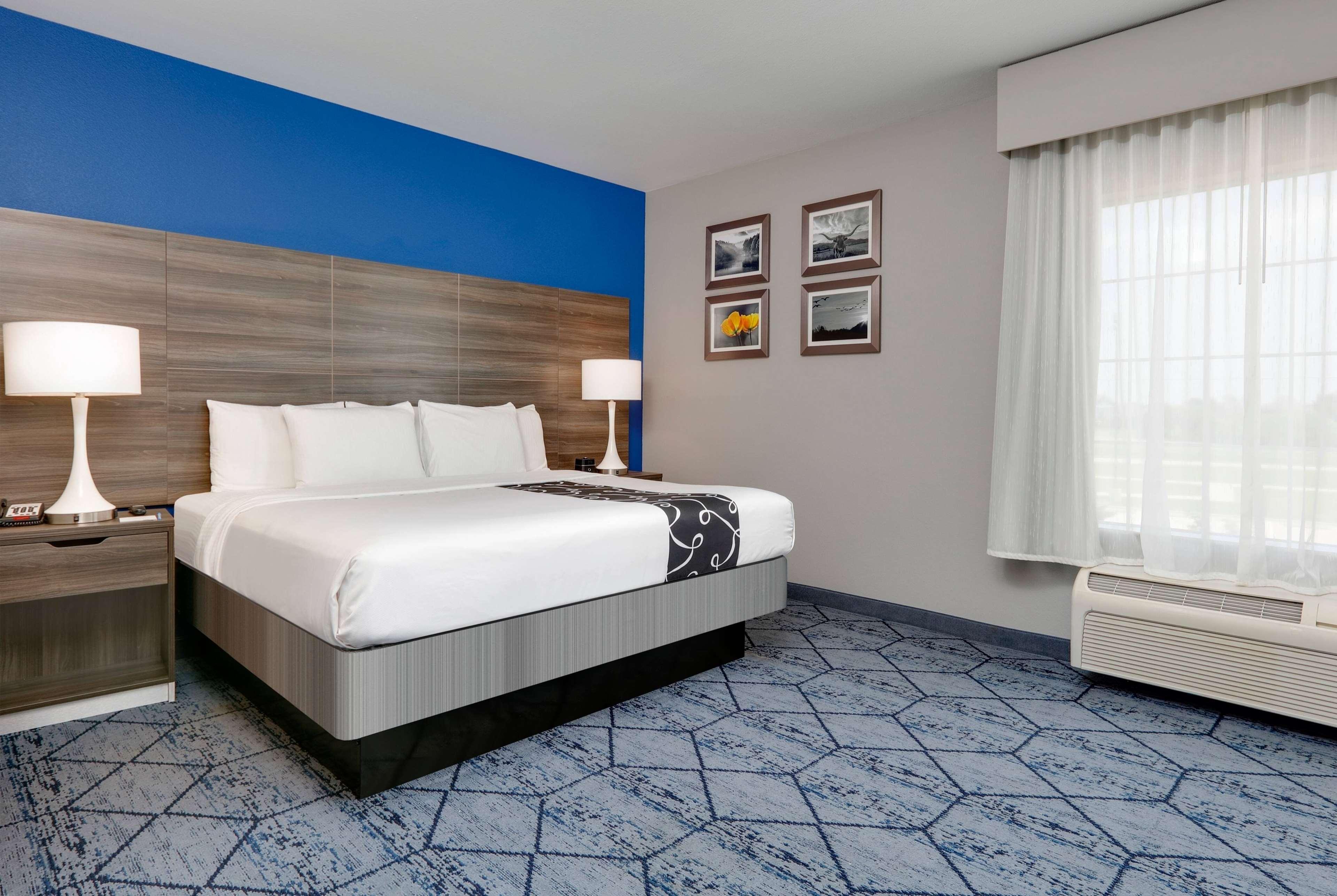 La Quinta By Wyndham Denton - University Drive Bagian luar foto