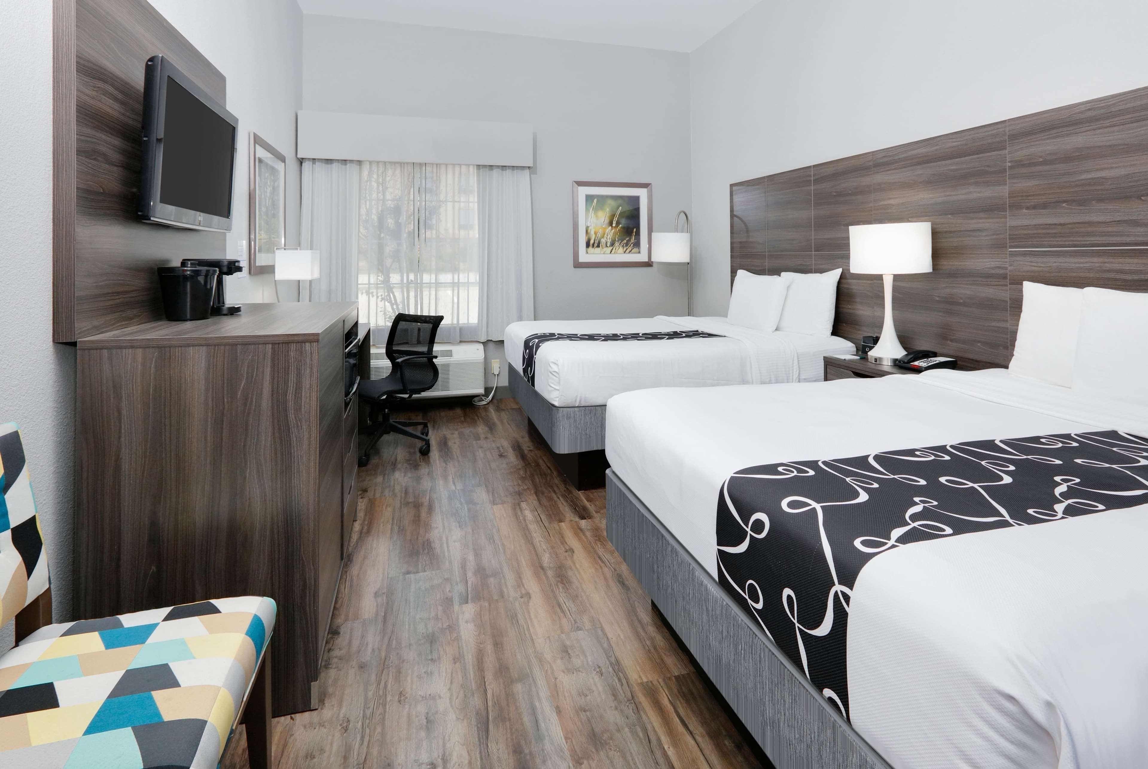 La Quinta By Wyndham Denton - University Drive Bagian luar foto