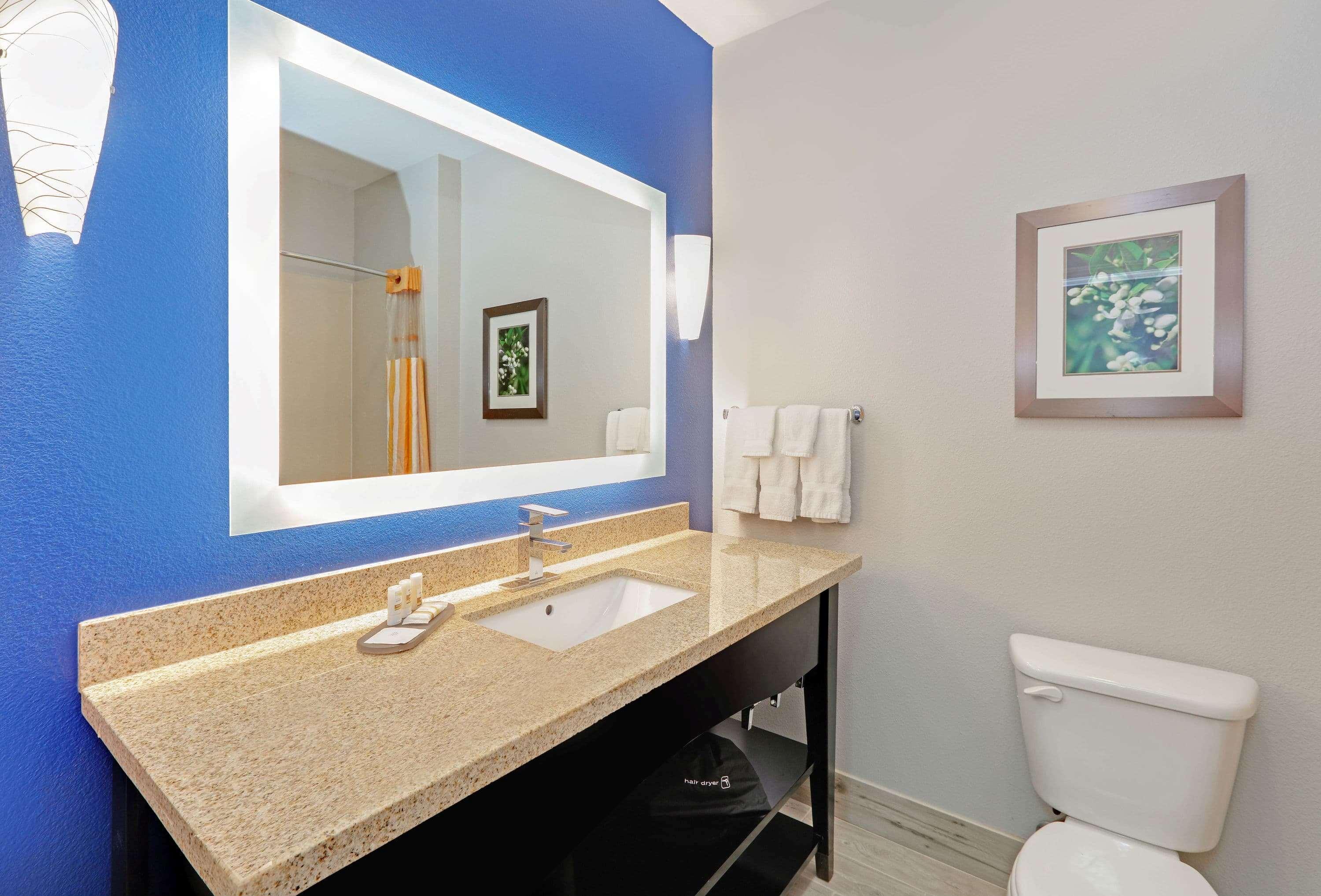 La Quinta By Wyndham Denton - University Drive Bagian luar foto