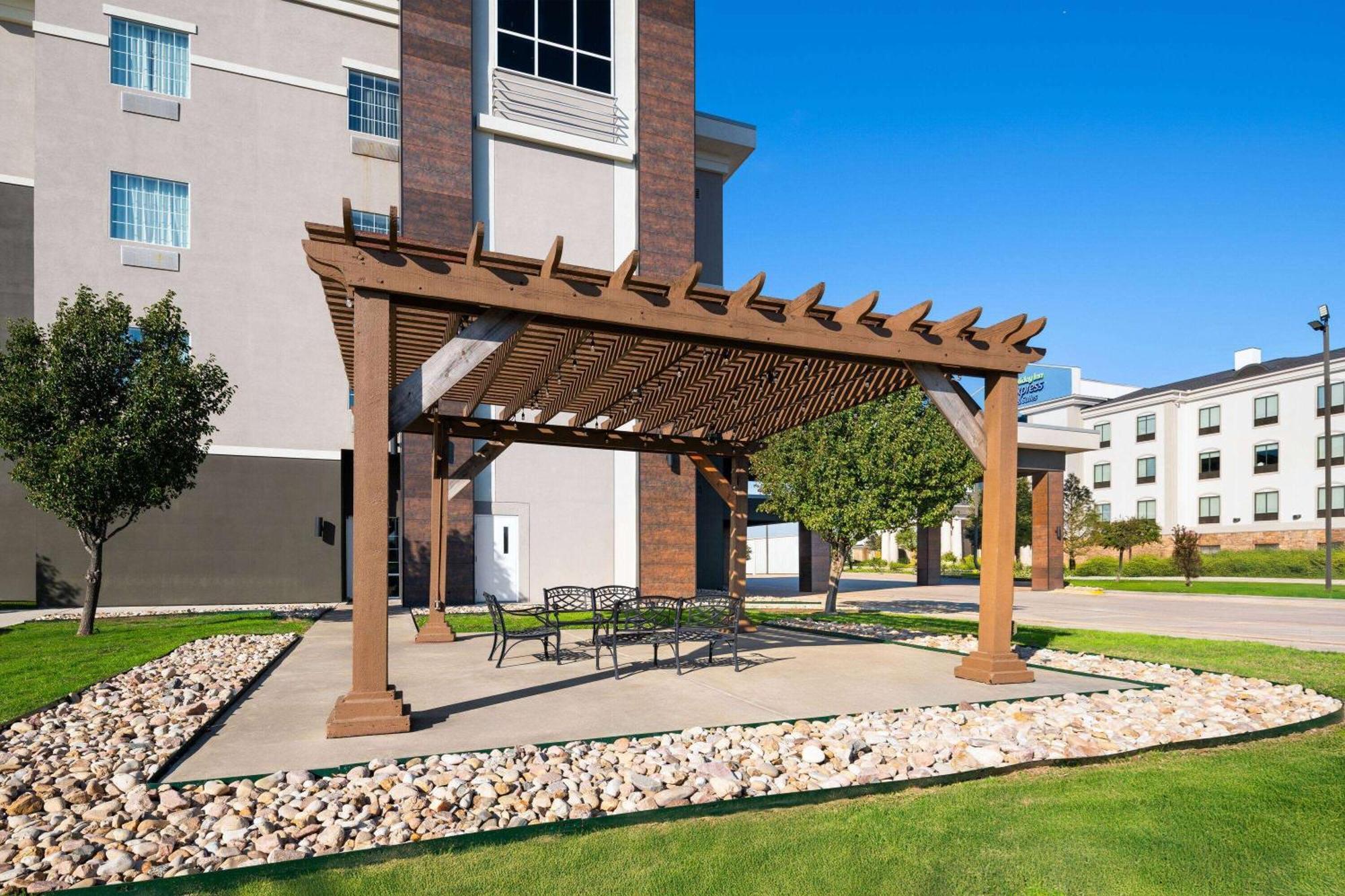 La Quinta By Wyndham Denton - University Drive Bagian luar foto