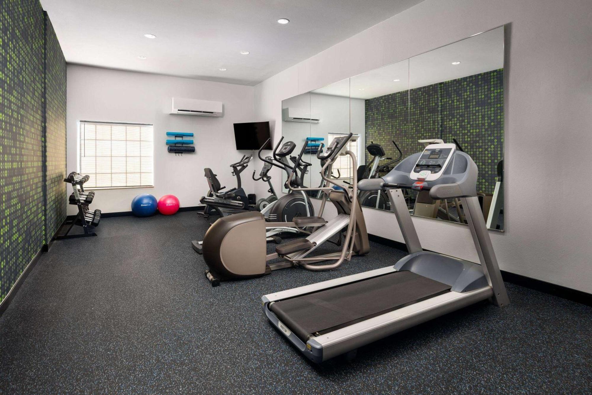 La Quinta By Wyndham Denton - University Drive Bagian luar foto