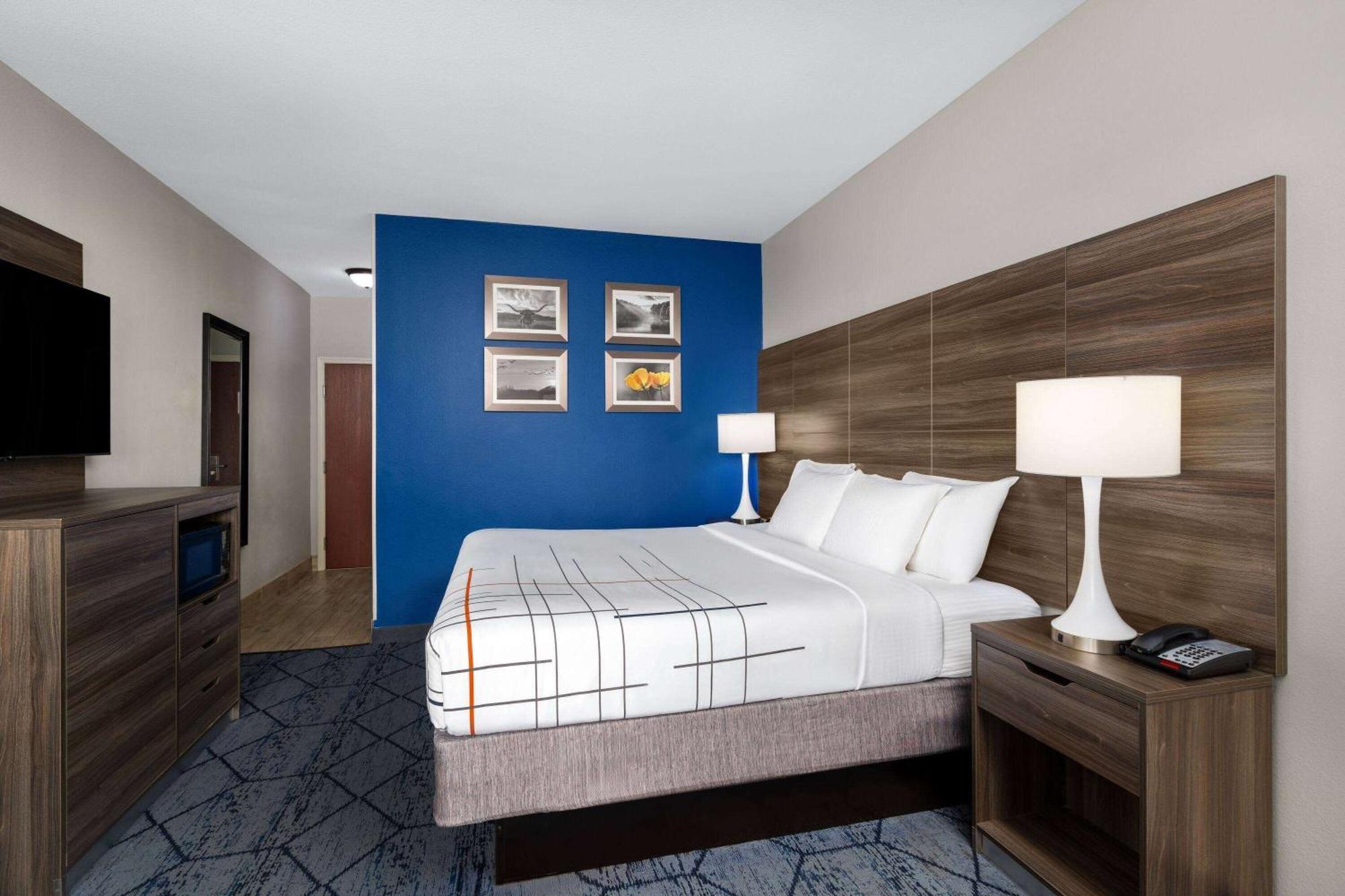 La Quinta By Wyndham Denton - University Drive Bagian luar foto