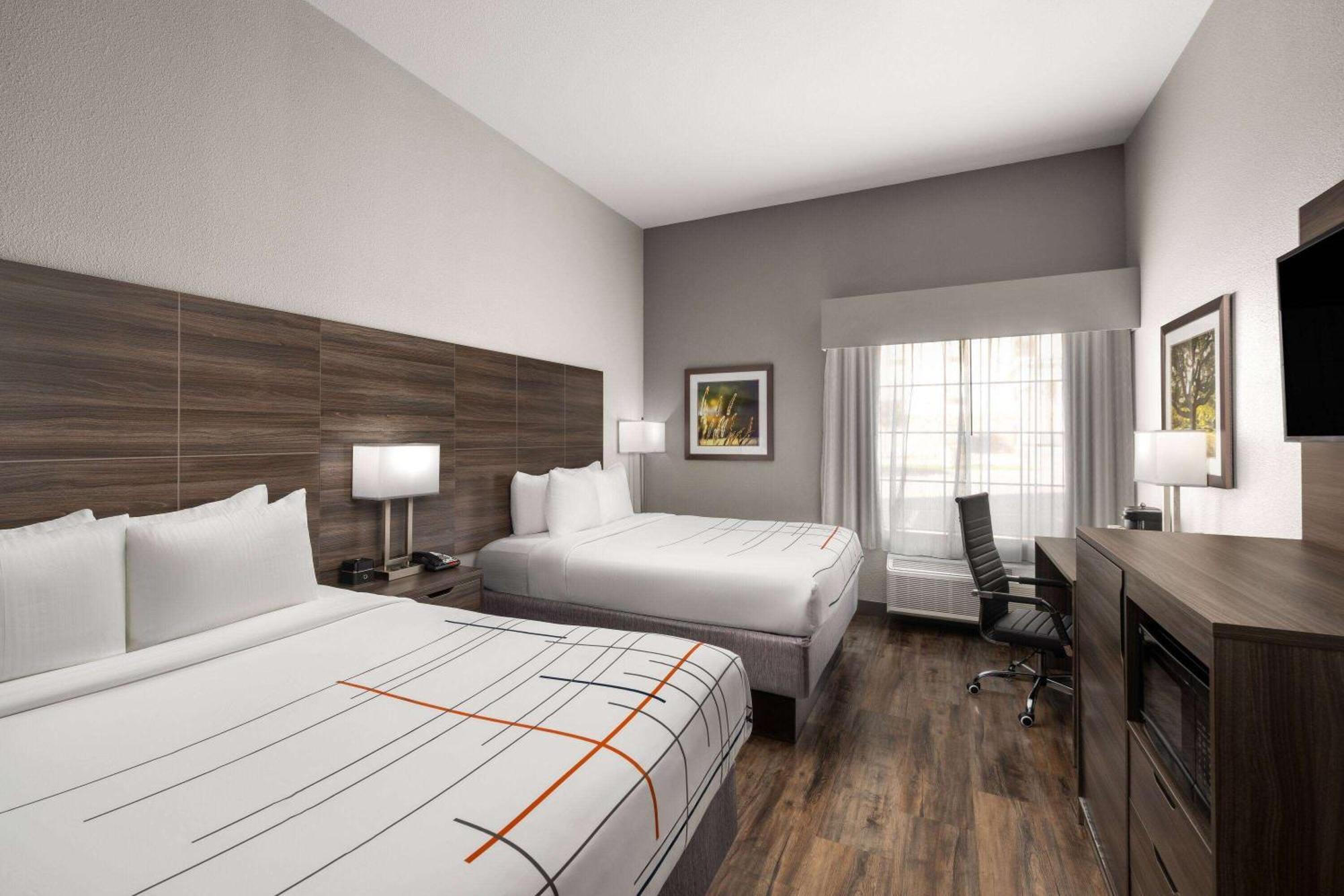 La Quinta By Wyndham Denton - University Drive Bagian luar foto