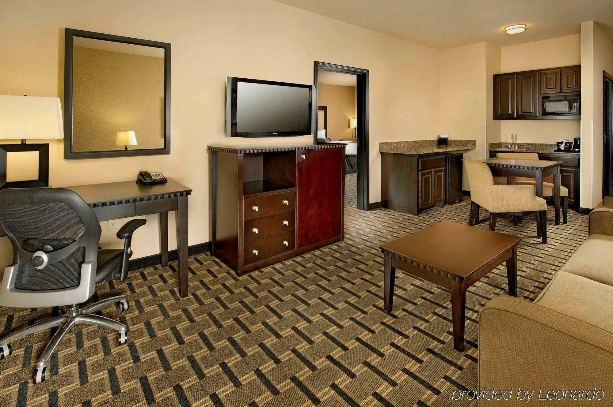 La Quinta By Wyndham Denton - University Drive Bagian luar foto