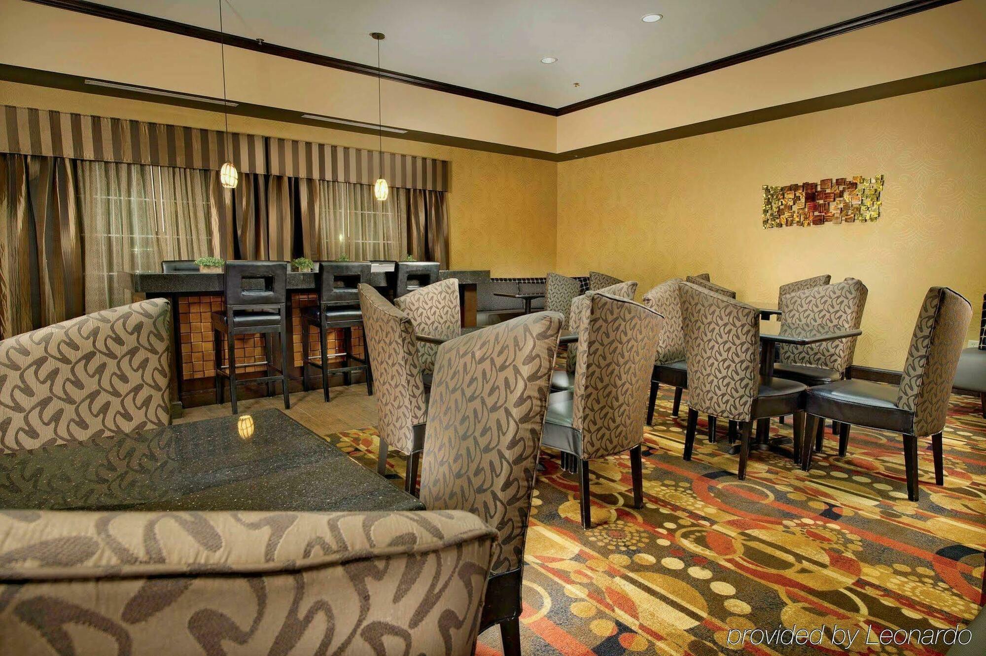 La Quinta By Wyndham Denton - University Drive Bagian luar foto